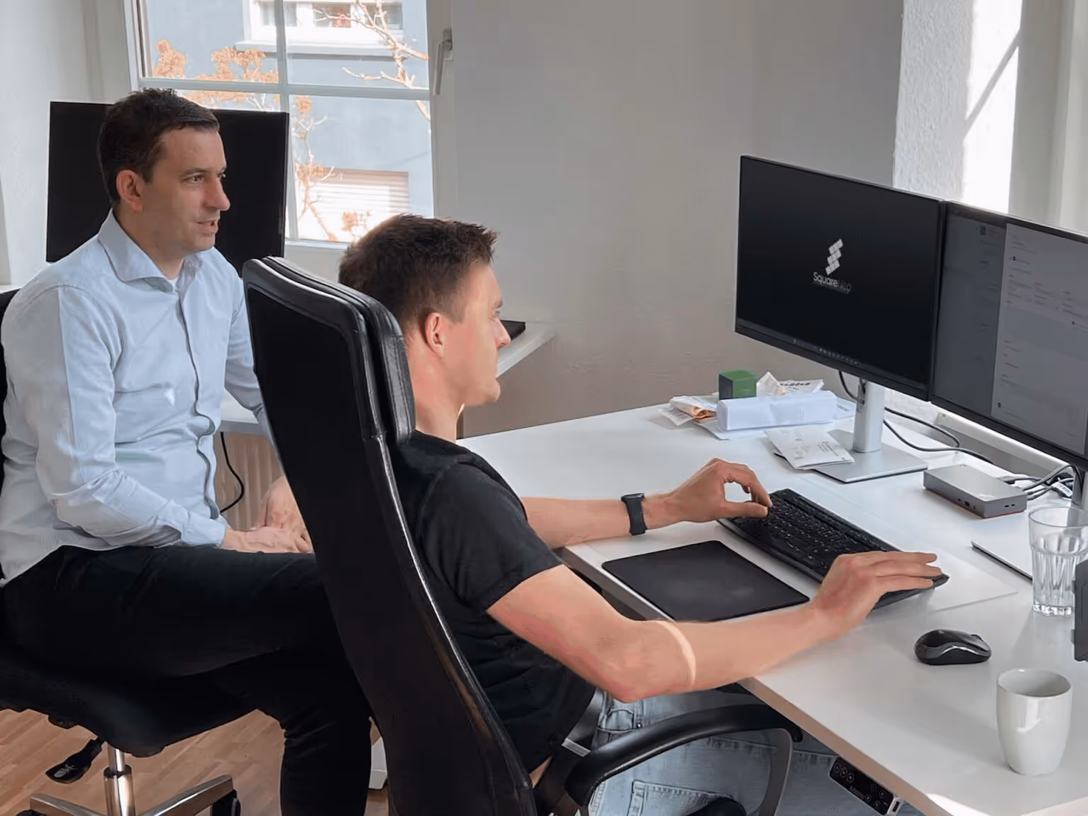 Die beiden Gründer arbeiten zusammen.