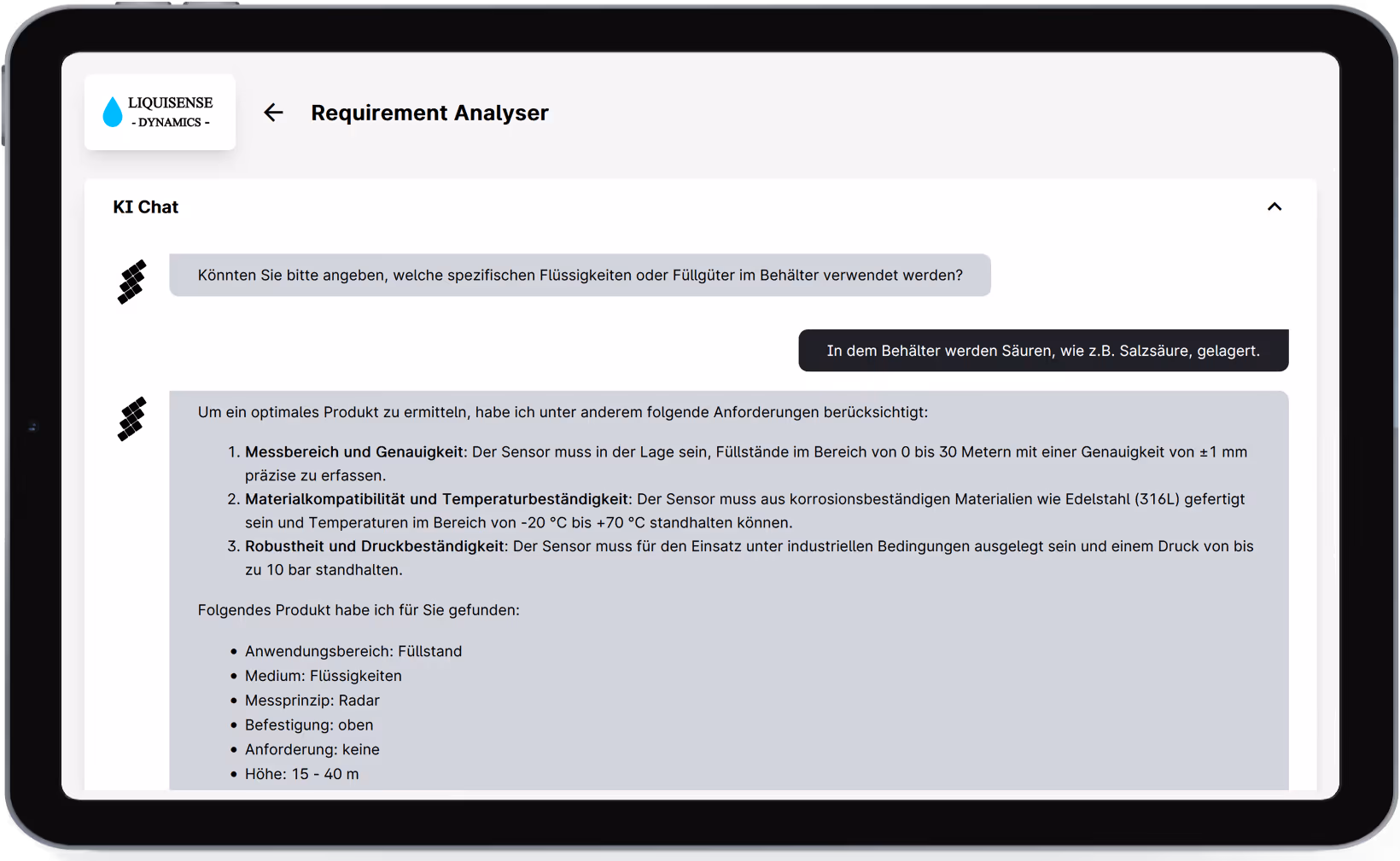 Requirement Analyser. Auf der linken Seite befindet sich der KI-Chat und die Filteroptionen mit Begründung, welche durch den Chat automatisch gewählt werden und auf der rechten Seite befinden sich die daraufhin ausgewählten Produkte.